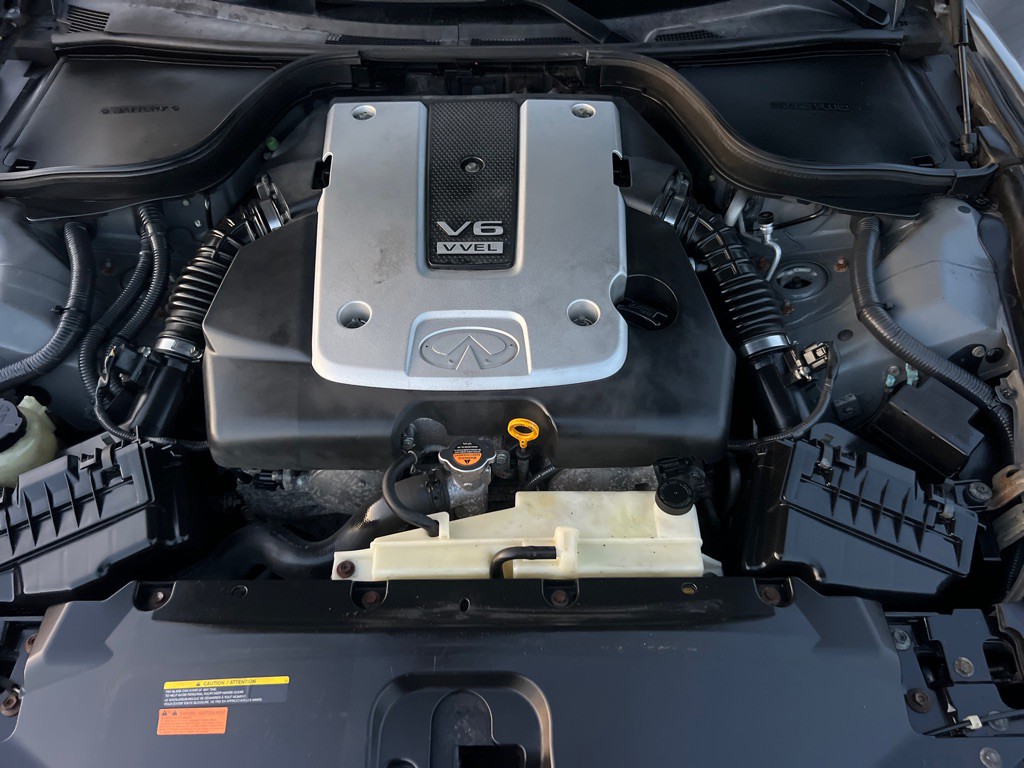 2011 INFINITI G37 Image 40