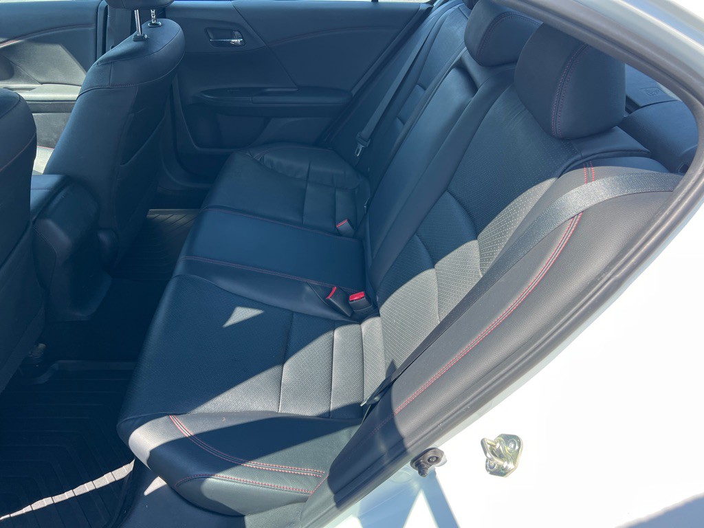 2017 Honda Accord Image 13