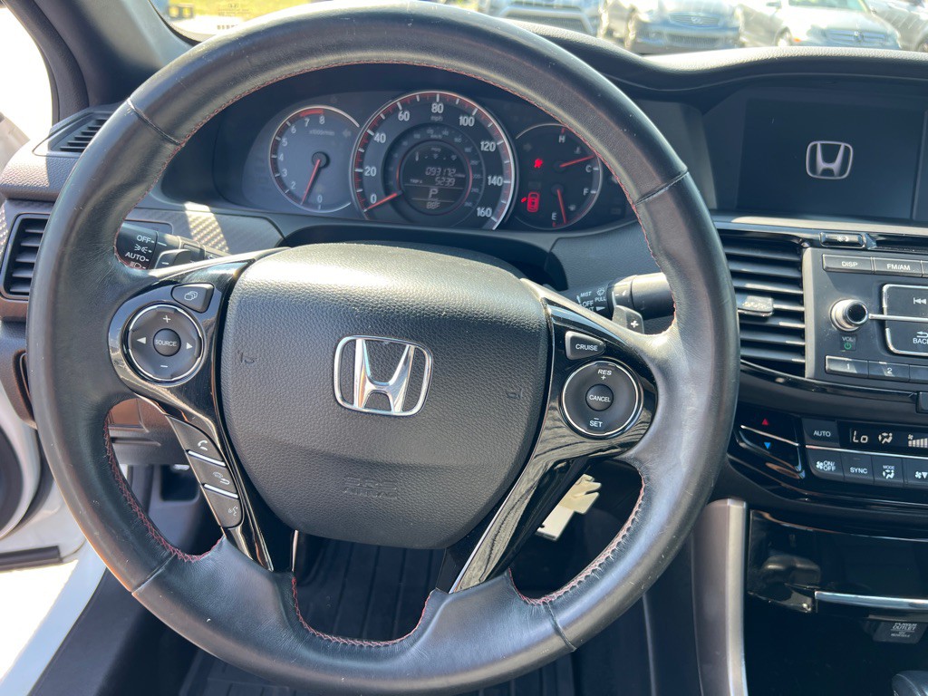 2017 Honda Accord Image 27