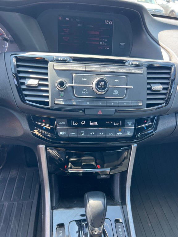 2017 Honda Accord Image 31