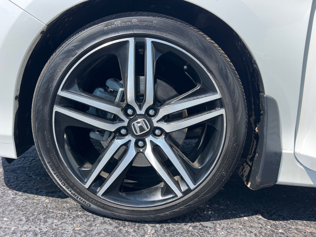 2017 Honda Accord Image 37