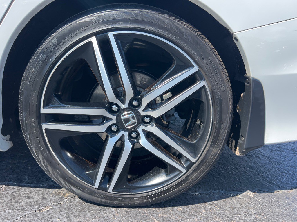 2017 Honda Accord Image 38