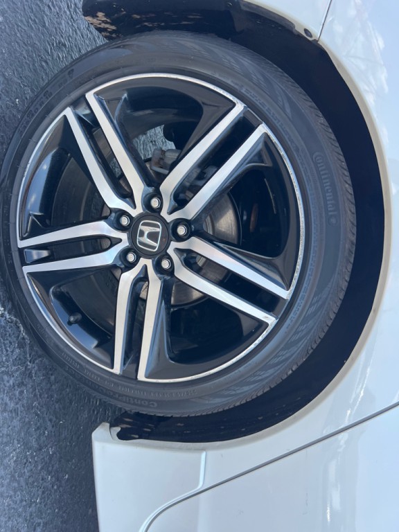 2017 Honda Accord Image 39