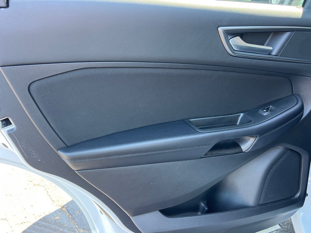 2018 Ford Edge Image 12