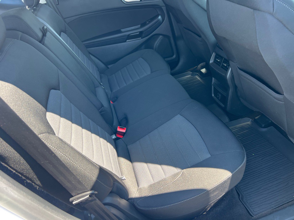 2018 Ford Edge Image 17