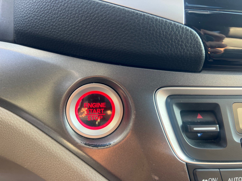 2016 Honda Pilot Image 16