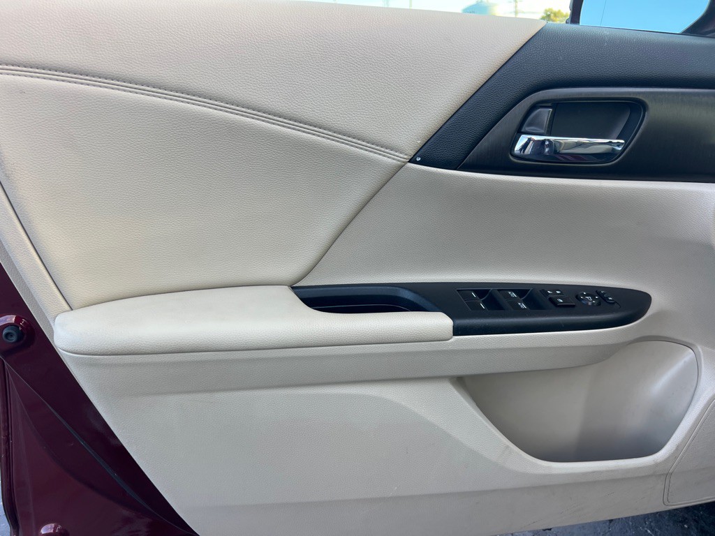 2015 Honda Accord Image 10
