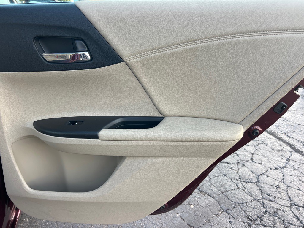 2015 Honda Accord Image 12