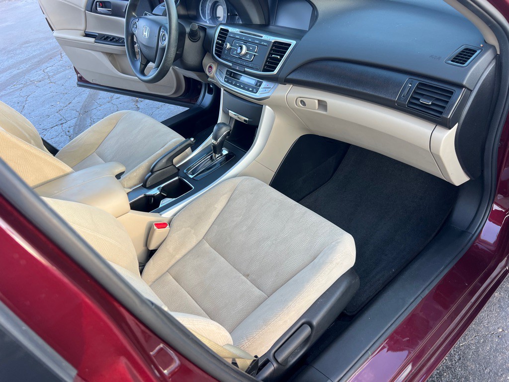 2015 Honda Accord Image 17