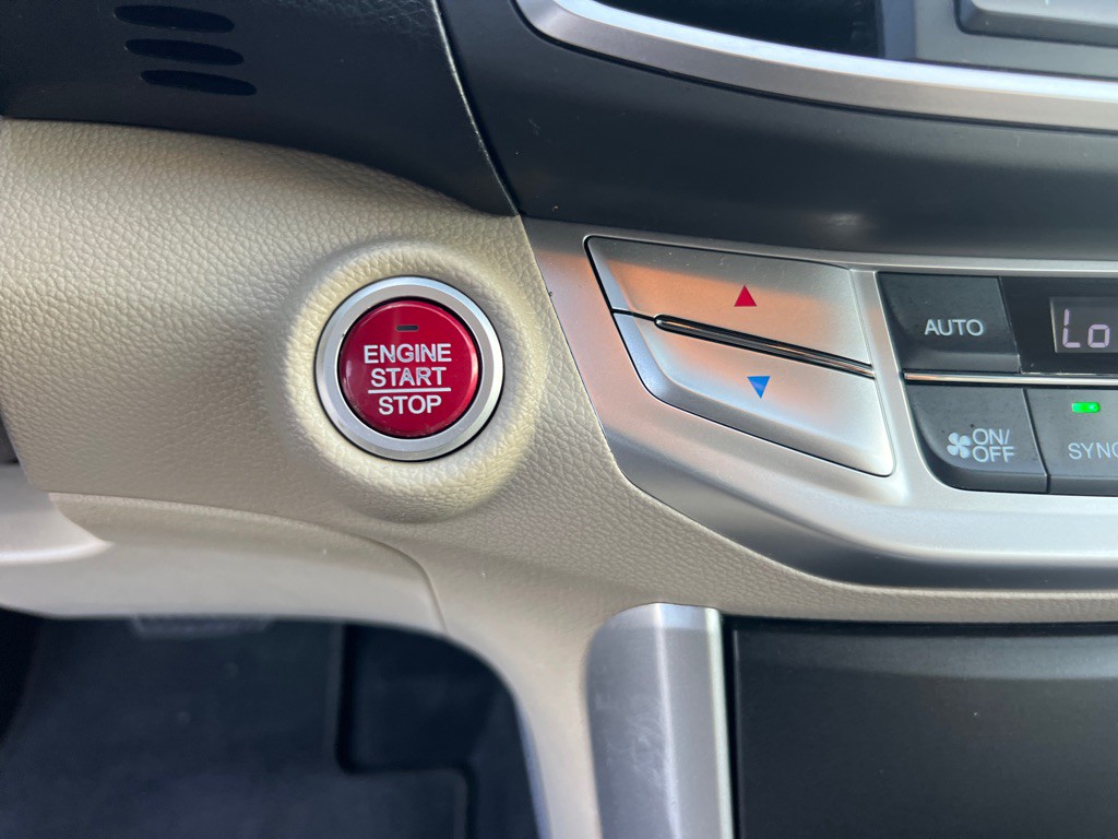 2015 Honda Accord Image 27