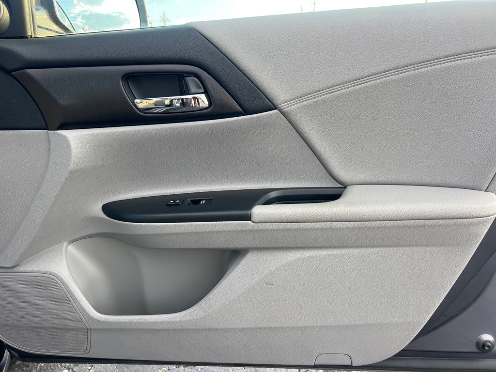 2013 Honda Accord Image 19
