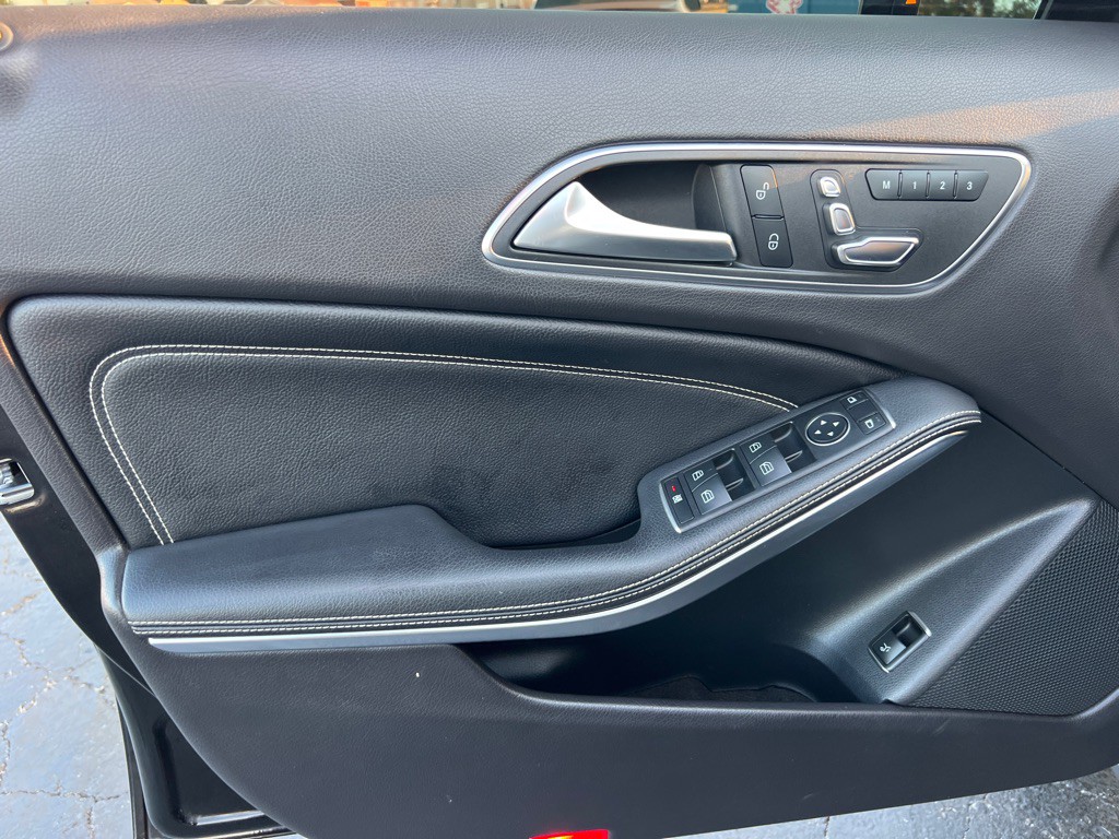 2019 Mercedes-Benz GLA-Class Image 11