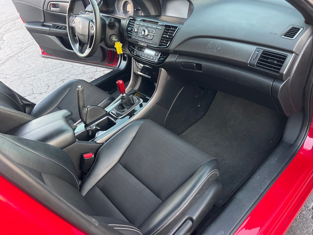 2016 Honda Accord Image 19