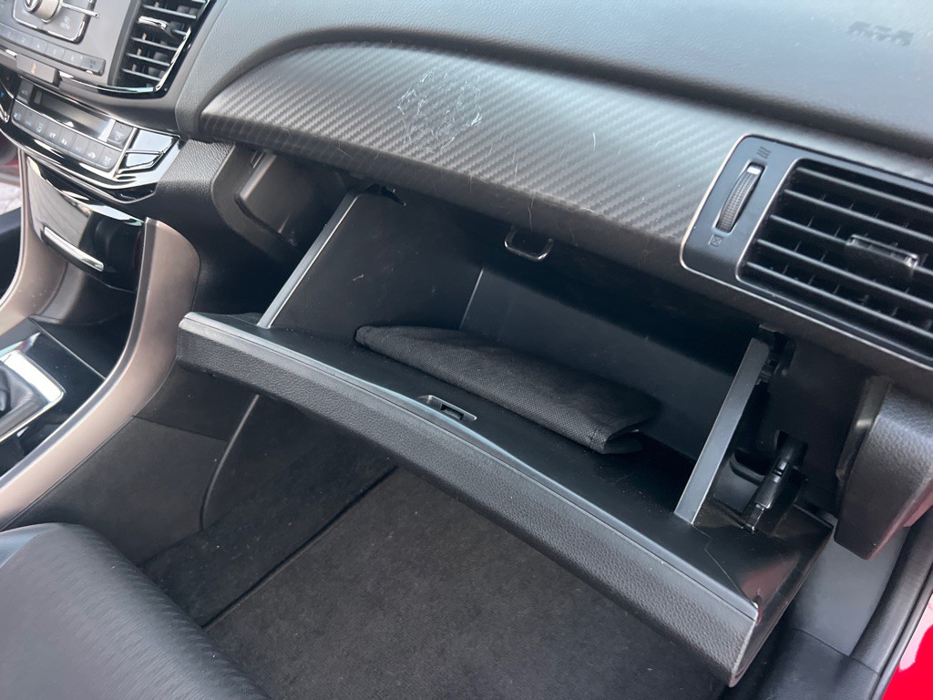 2016 Honda Accord Image 21