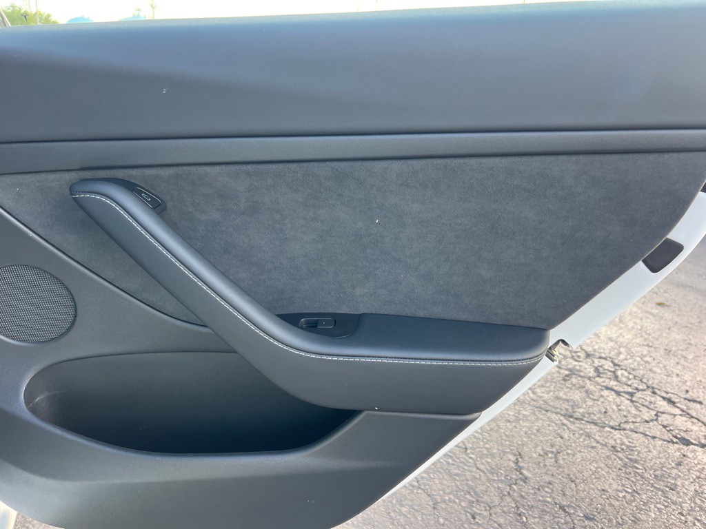 2023 Tesla Model 3 Image 14