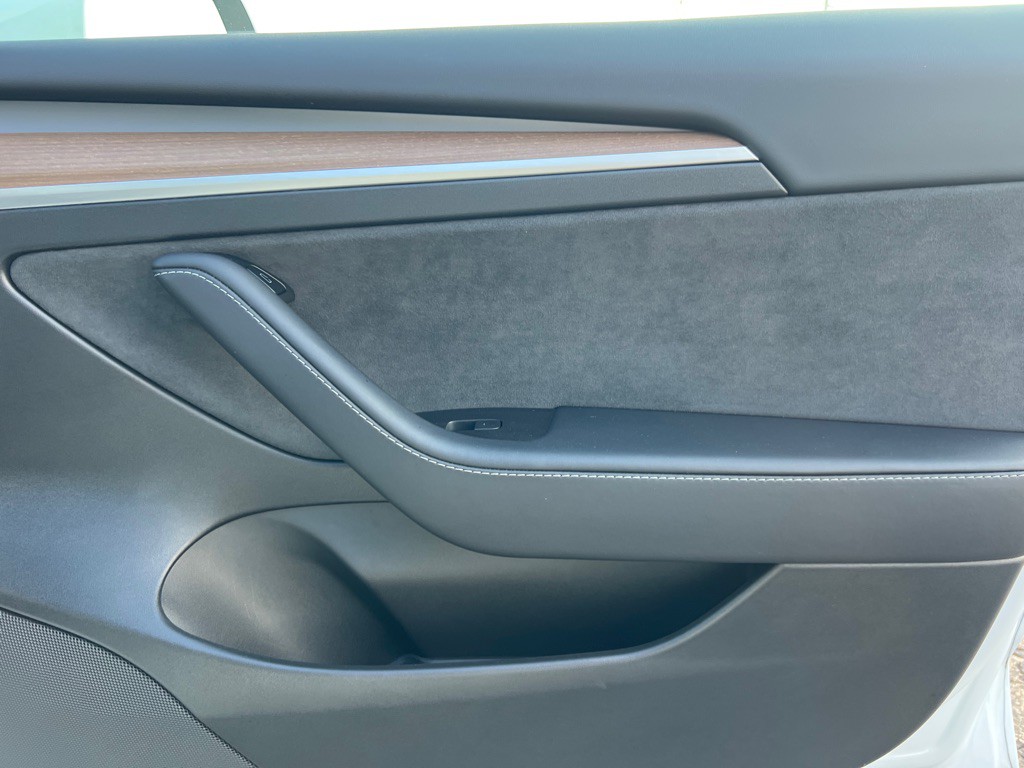 2023 Tesla Model 3 Image 18