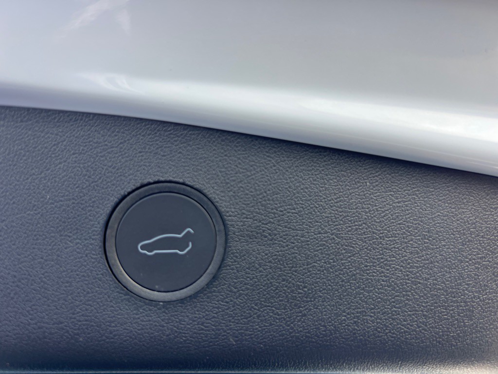 2023 Tesla Model 3 Image 24