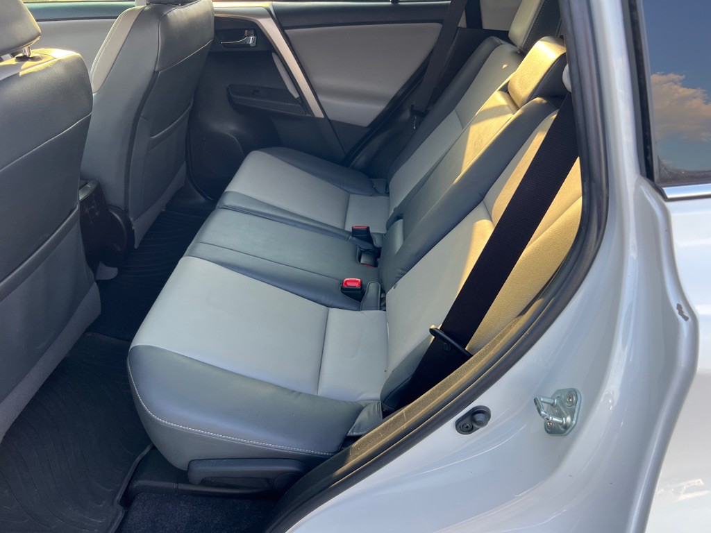 2015 Toyota Rav4 Image 13