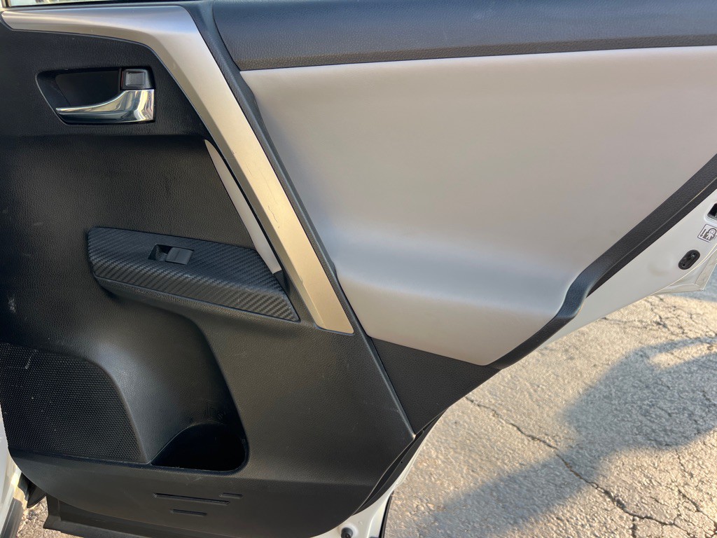 2015 Toyota Rav4 Image 14