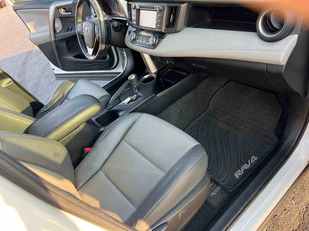 2015 Toyota Rav4 Image 19