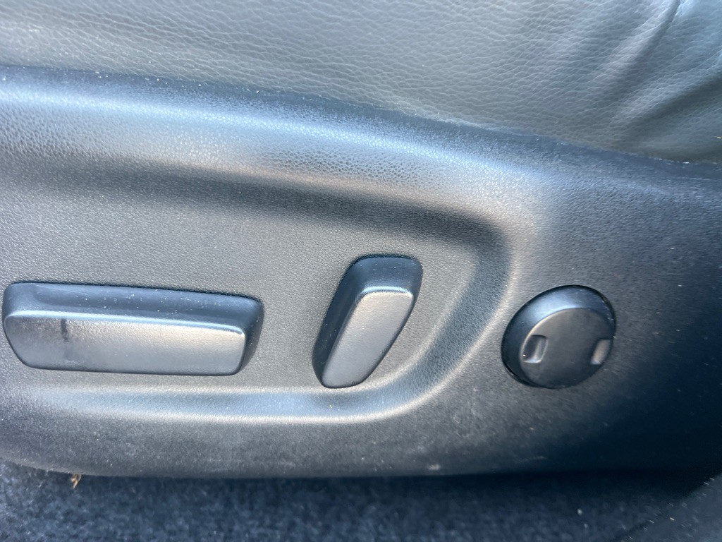 2015 Toyota Rav4 Image 25
