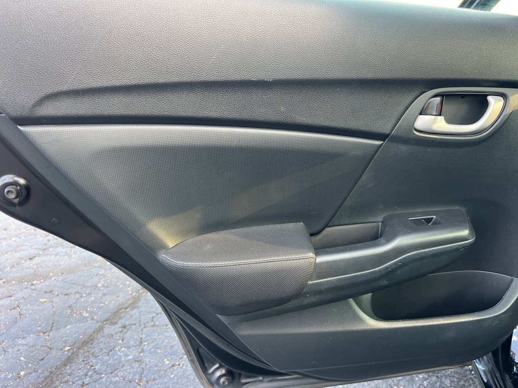 2015 Honda Civic Image 12