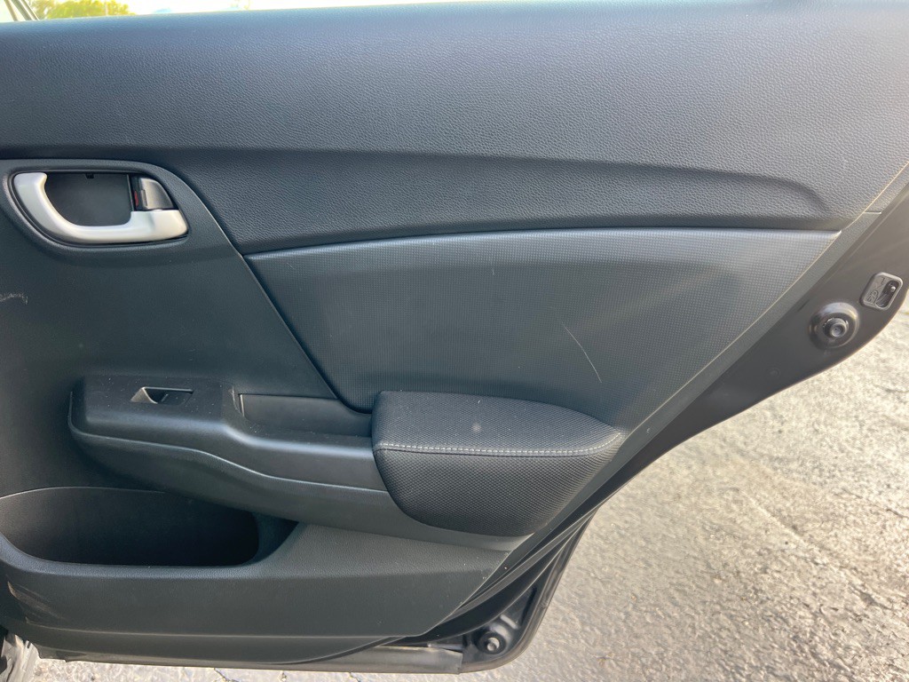 2015 Honda Civic Image 14