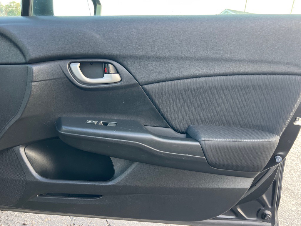 2015 Honda Civic Image 16