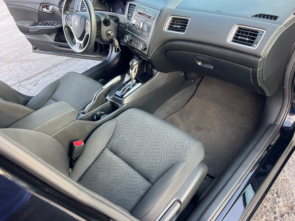 2015 Honda Civic Image 17