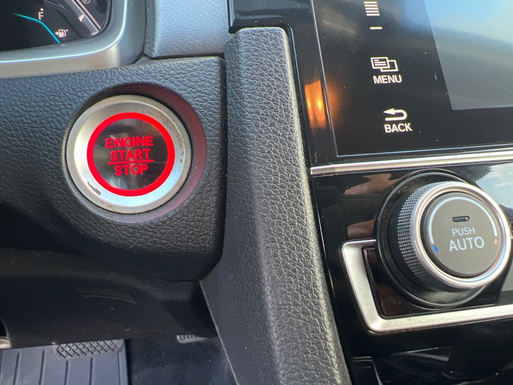 2018 Honda Civic Image 30