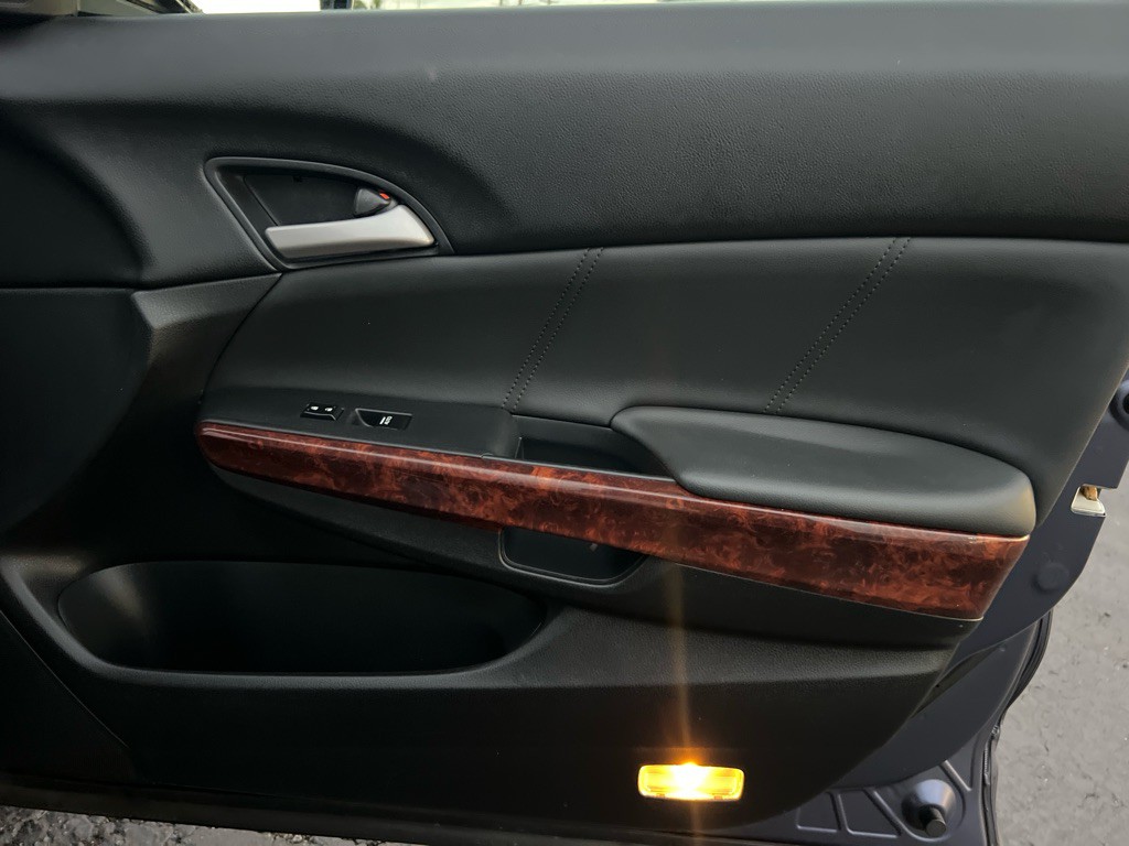 2012 Honda Crosstour Image 18