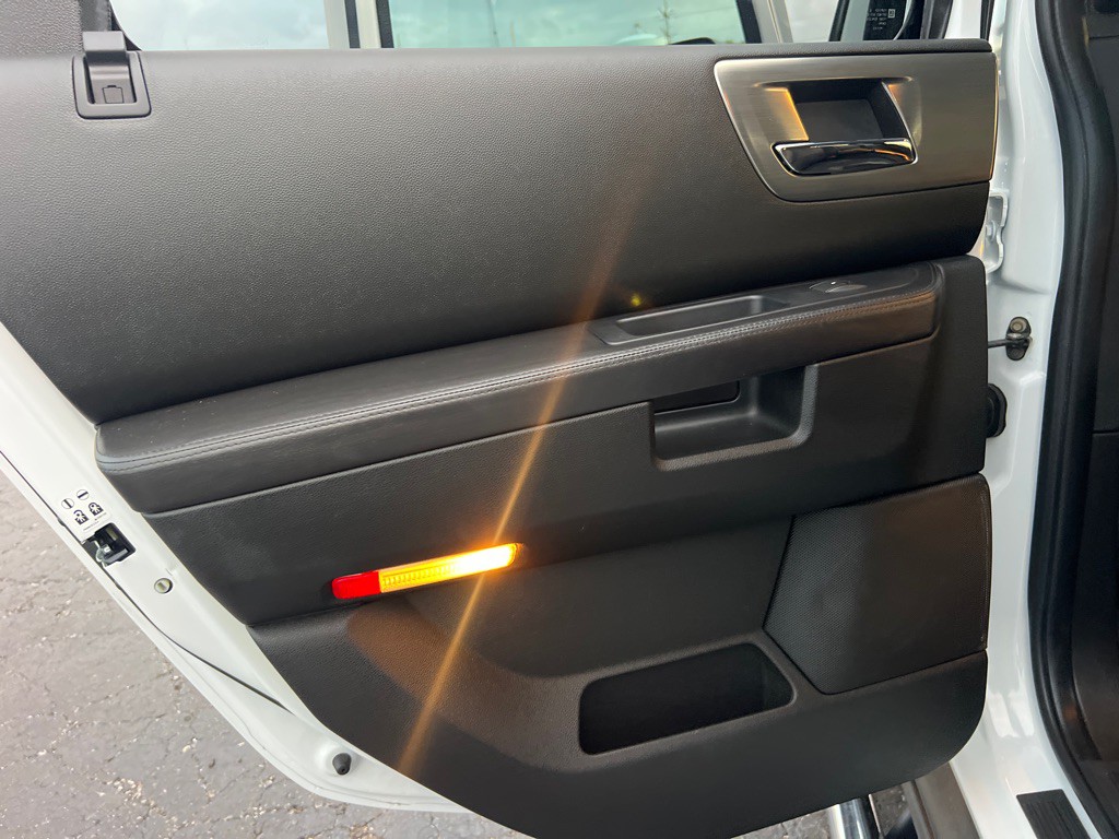 2009 HUMMER H2 Image 13