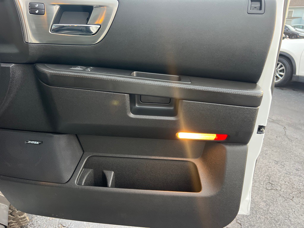 2009 HUMMER H2 Image 22