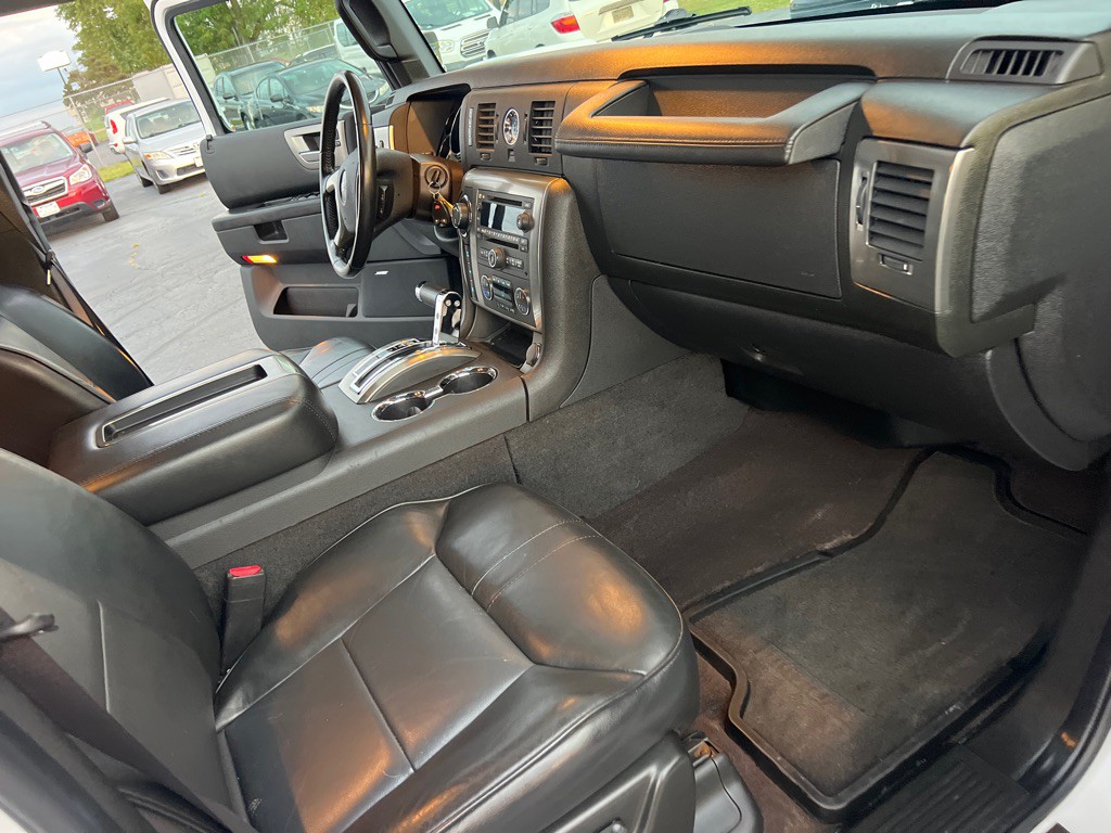 2009 HUMMER H2 Image 23