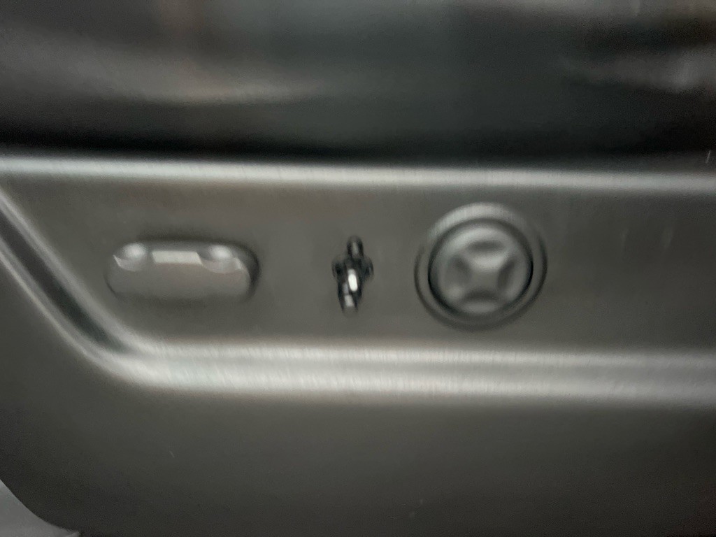2009 HUMMER H2 Image 30