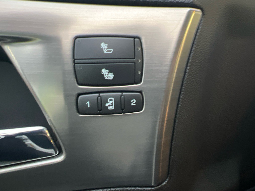 2009 HUMMER H2 Image 32