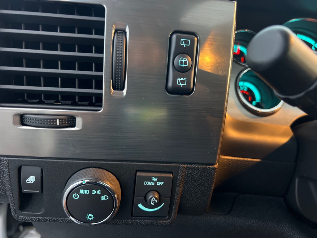 2009 HUMMER H2 Image 33