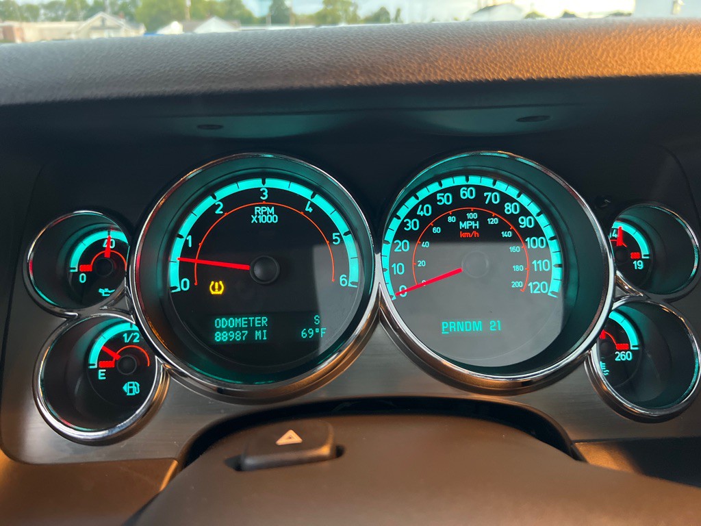 2009 HUMMER H2 Image 35