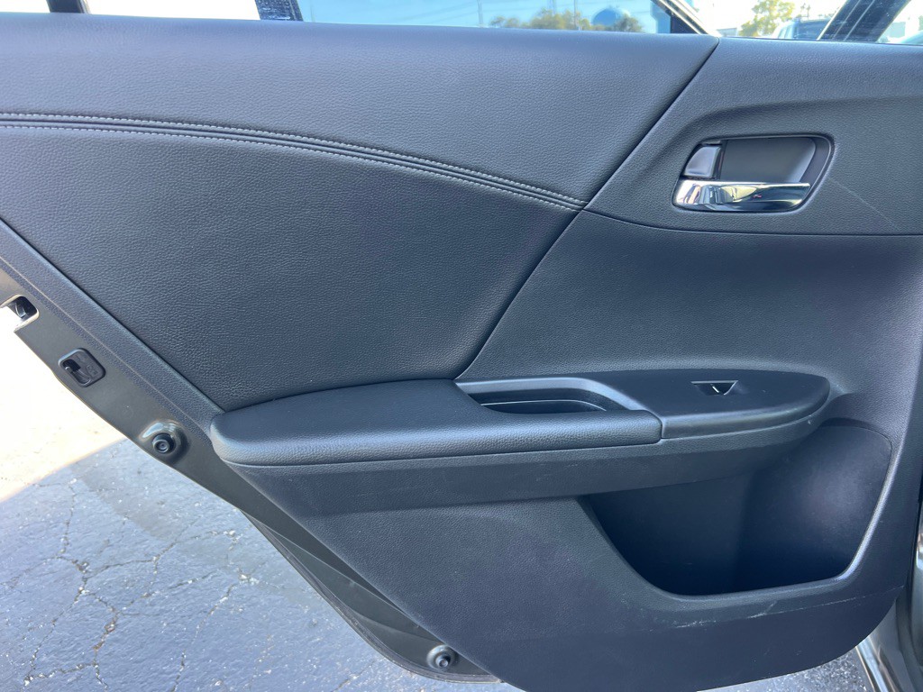 2013 Honda Accord Image 12