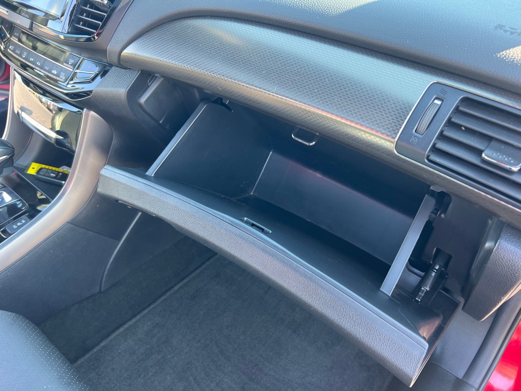 2016 Honda Accord Image 26