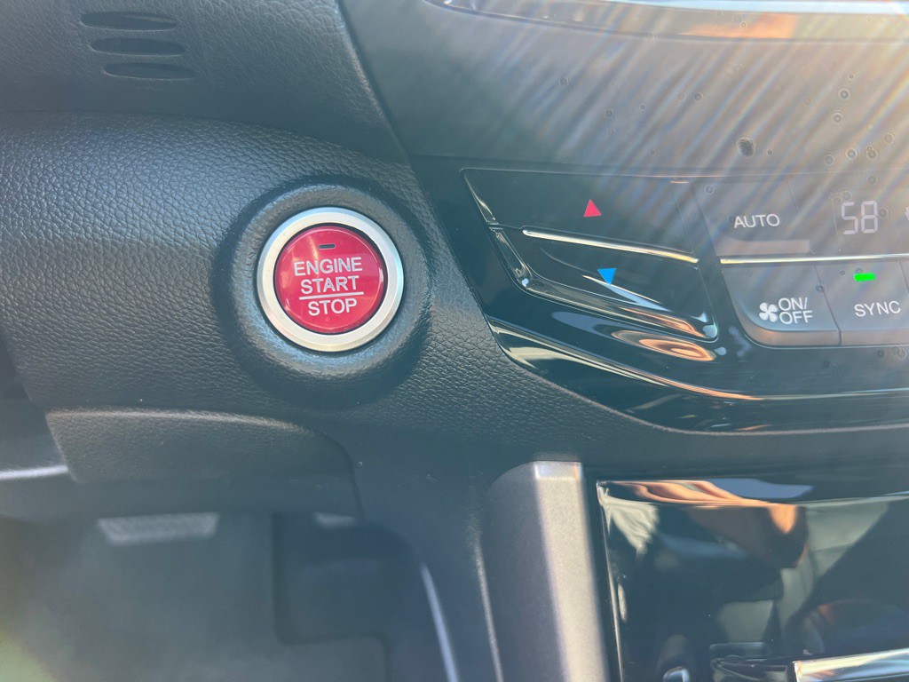 2016 Honda Accord Image 35