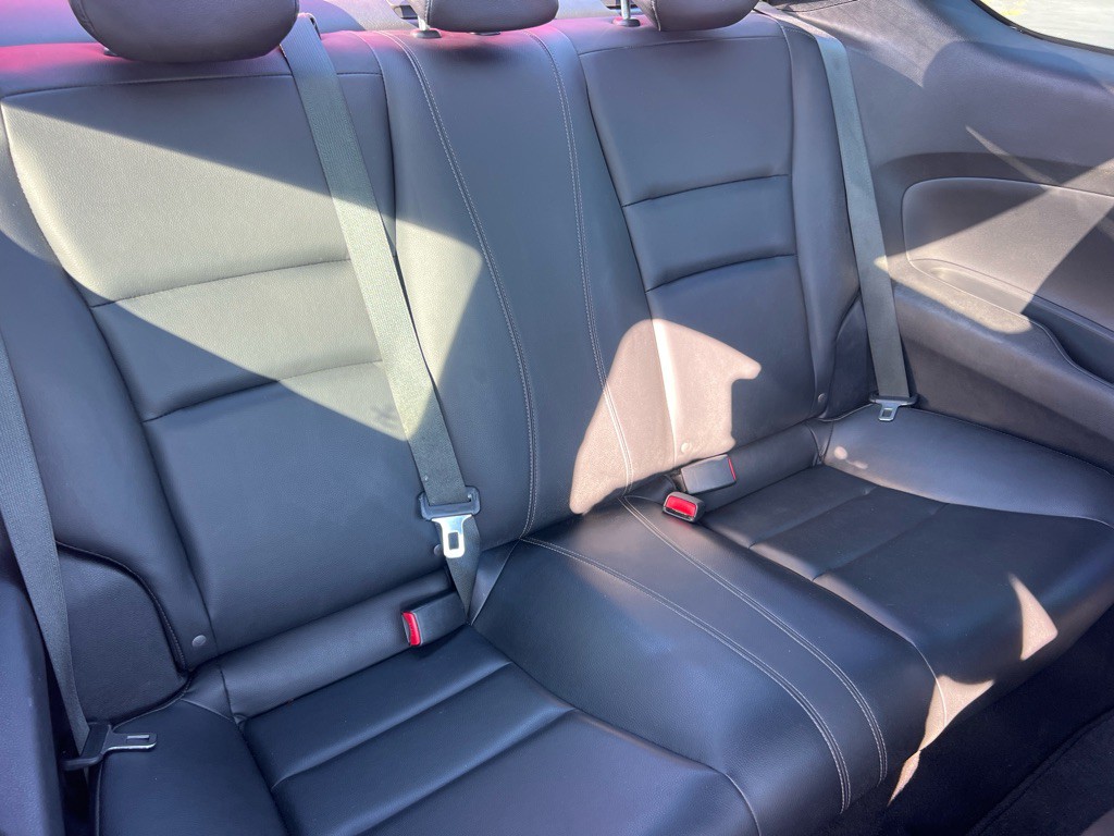 2016 Honda Accord Image 18