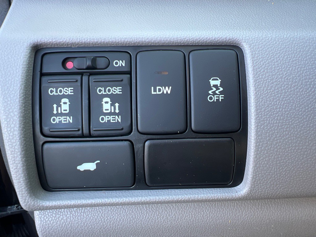 2016 Honda Odyssey Image 30