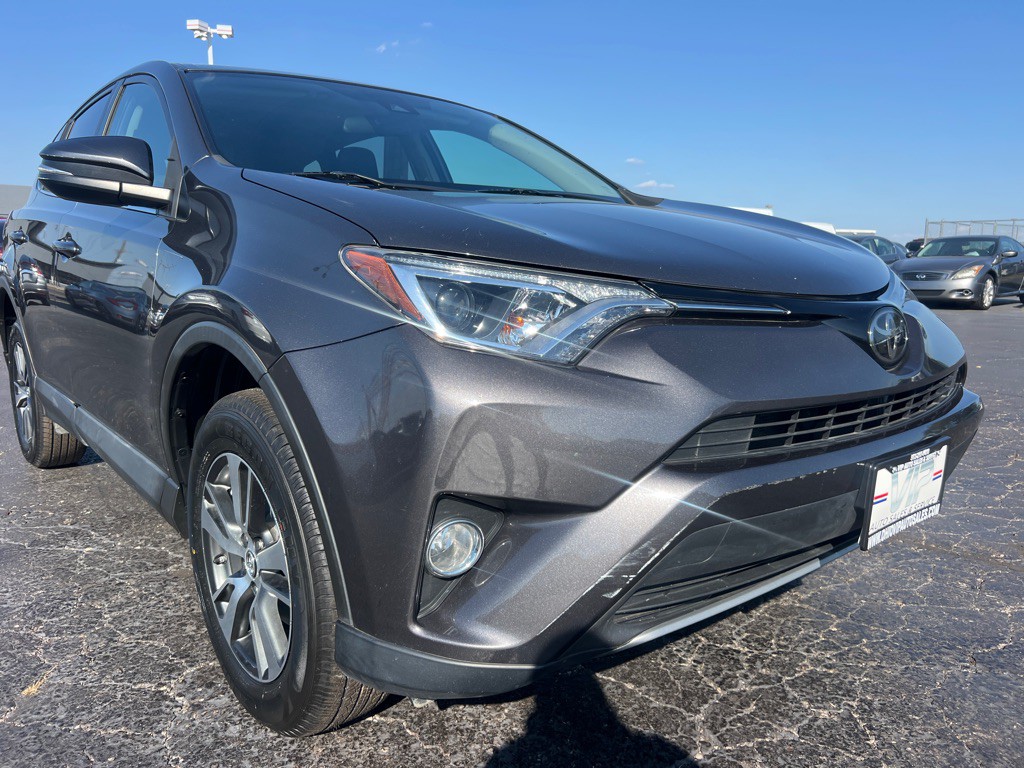 2018 Toyota Rav4 Image 1