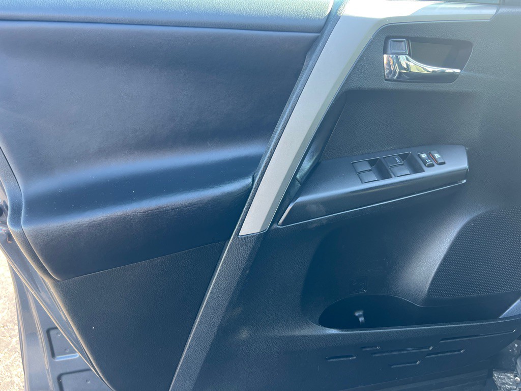 2018 Toyota Rav4 Image 11