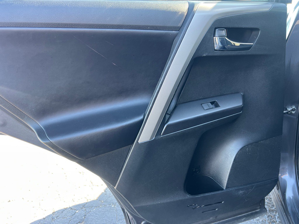 2018 Toyota Rav4 Image 14