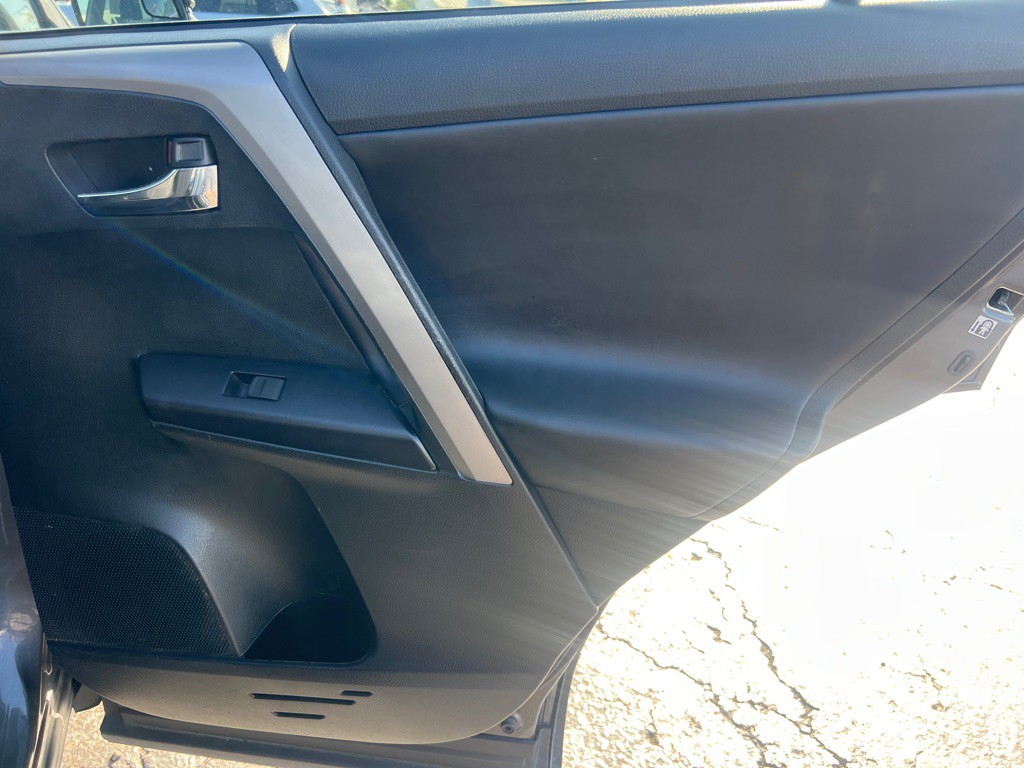 2018 Toyota Rav4 Image 16