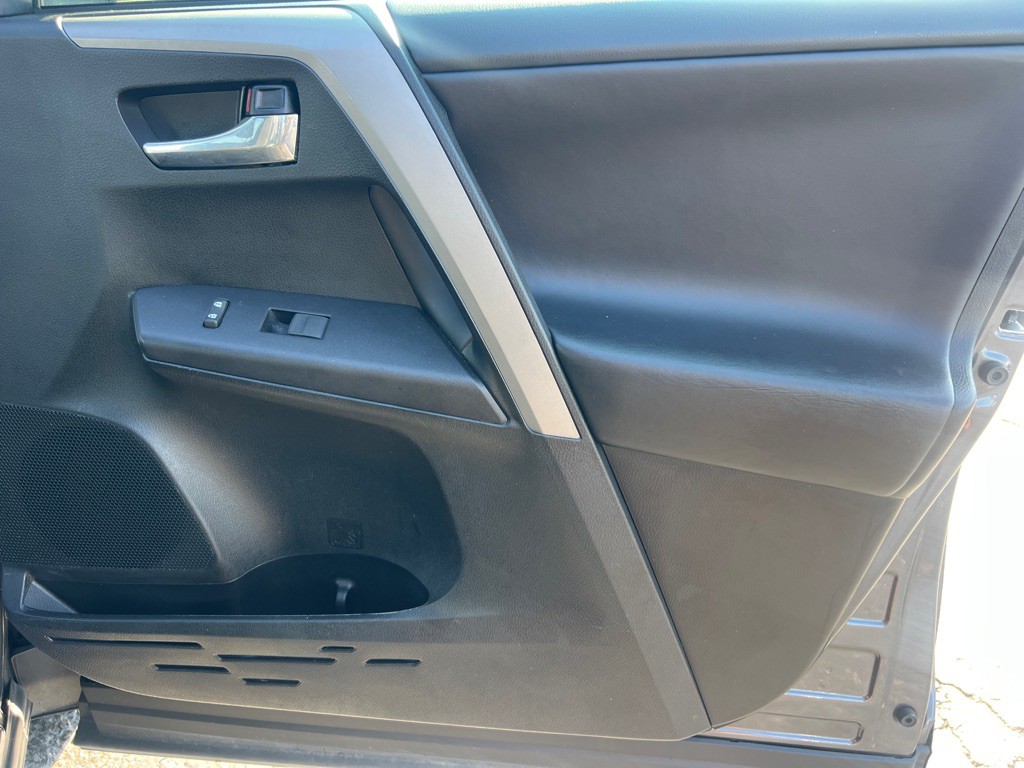 2018 Toyota Rav4 Image 19