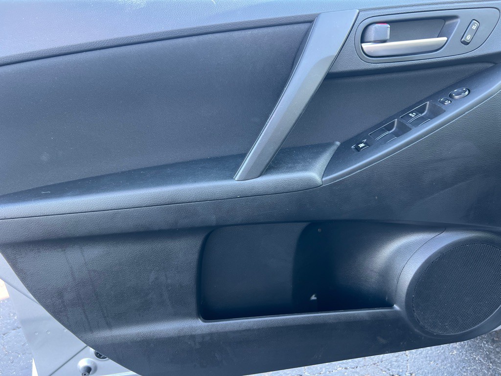 2013 Mazda Mazda3 Image 10