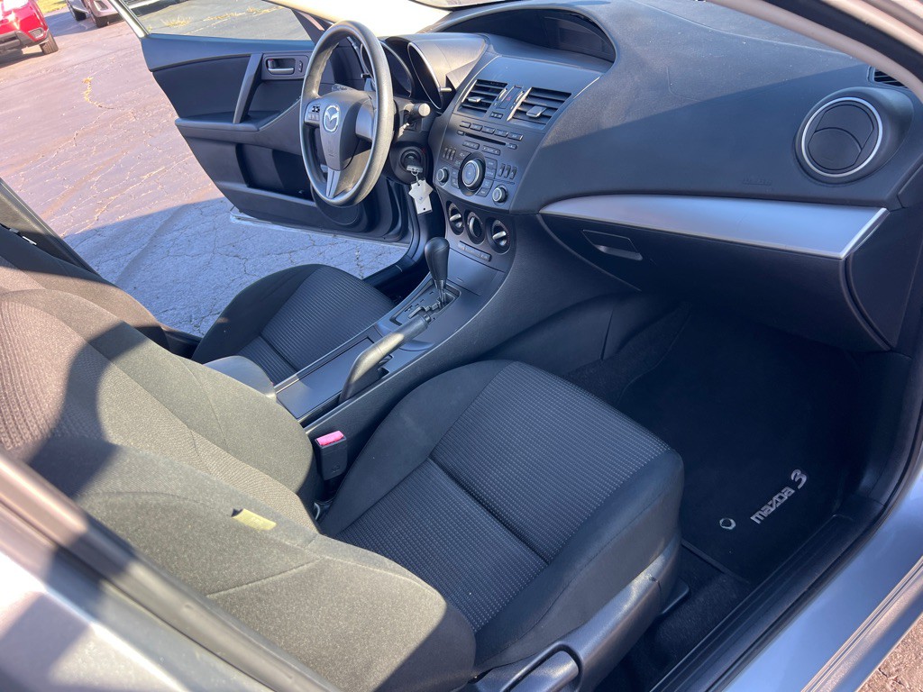 2013 Mazda Mazda3 Image 18